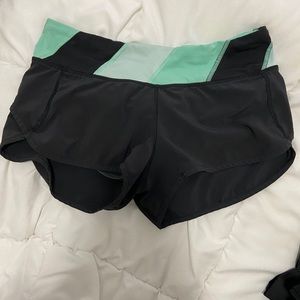 Lululemon shorts size 4